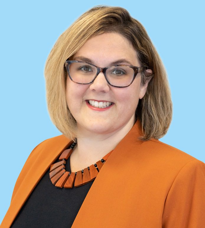 Amy Pfarr Walker headshot